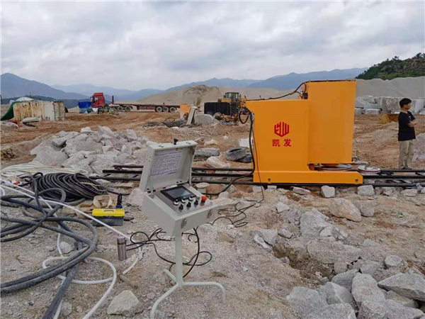 長沙凱發(fā)超硬材料科技有限公司,長沙礦山石材開采設(shè)備銷售,長沙金剛石繩鋸機銷售,金剛石串珠繩生產(chǎn)銷售，水平鉆機生產(chǎn)銷售