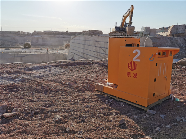 長沙凱發(fā)超硬材料科技有限公司,長沙礦山石材開采設(shè)備銷售,長沙金剛石繩鋸機銷售,金剛石串珠繩生產(chǎn)銷售，水平鉆機生產(chǎn)銷售